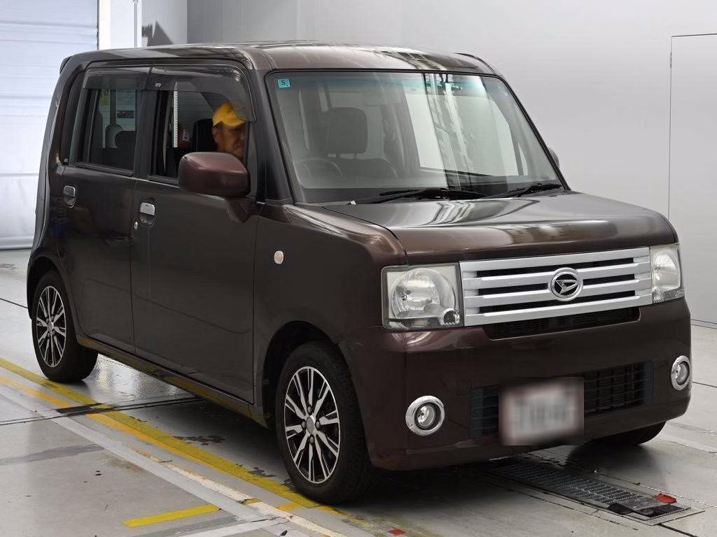 DAIHATSU MOVE CONTE