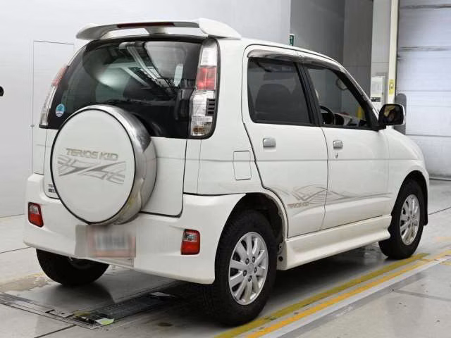 DAIHATSU TERIOS KID