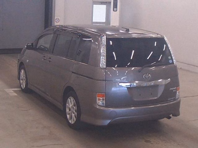 TOYOTA ISIS