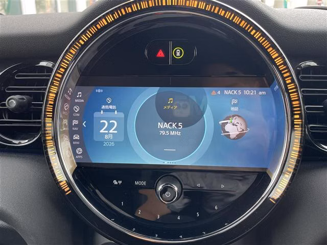 MINI HATCH