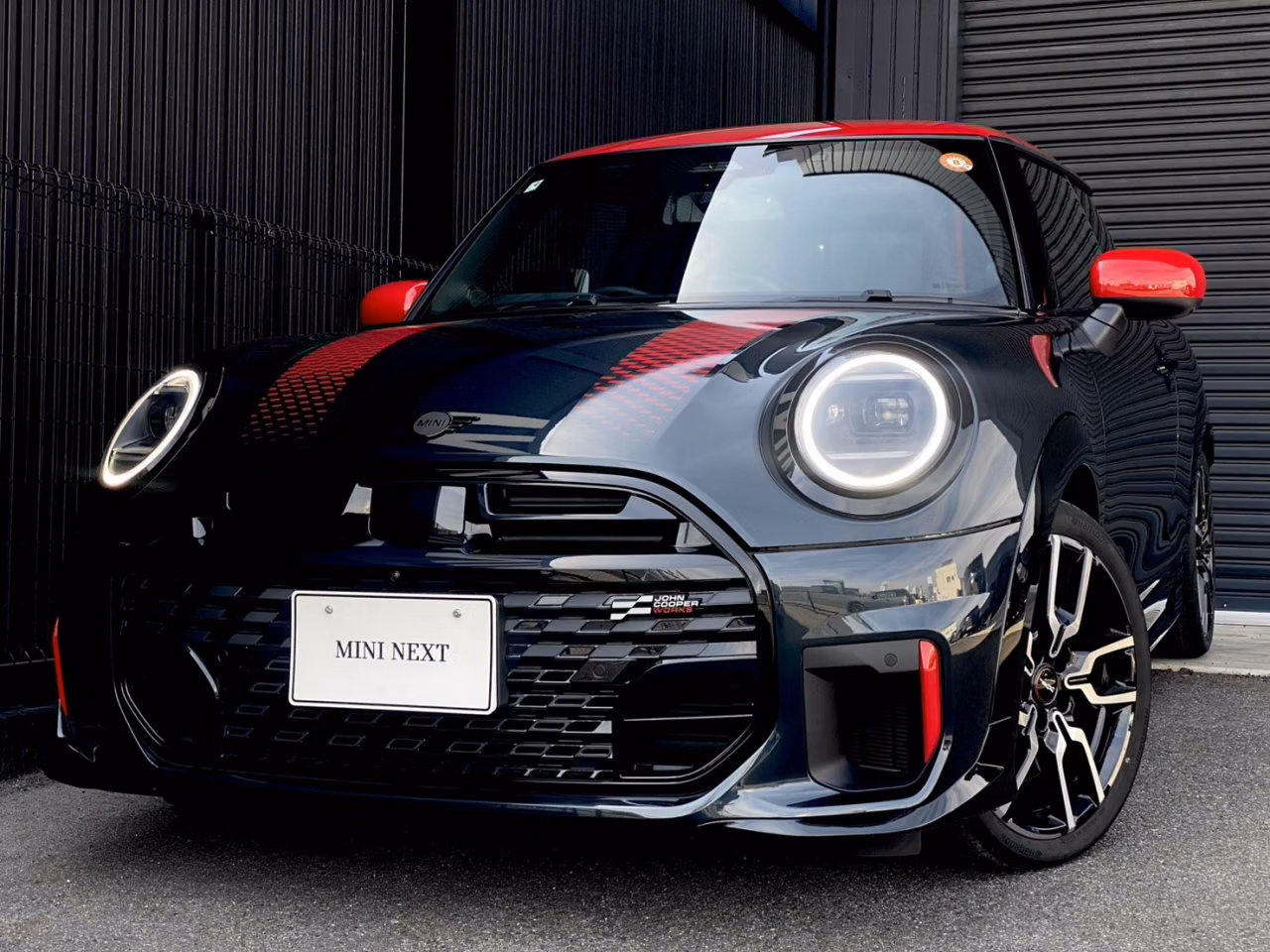 MINI HATCH