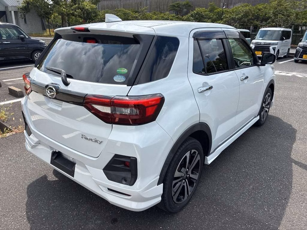 DAIHATSU ROCKY