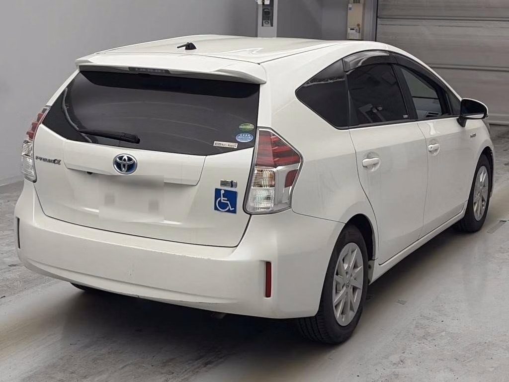 TOYOTA PRIUS ALPHA