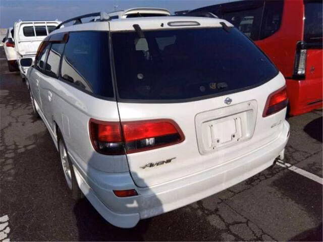 NISSAN AVENIR