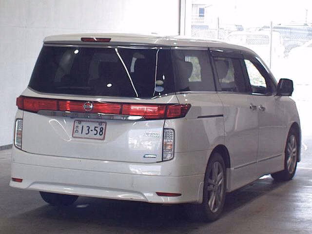 NISSAN ELGRAND