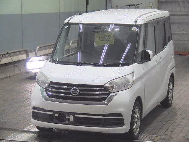 NISSAN DAYZ ROOX