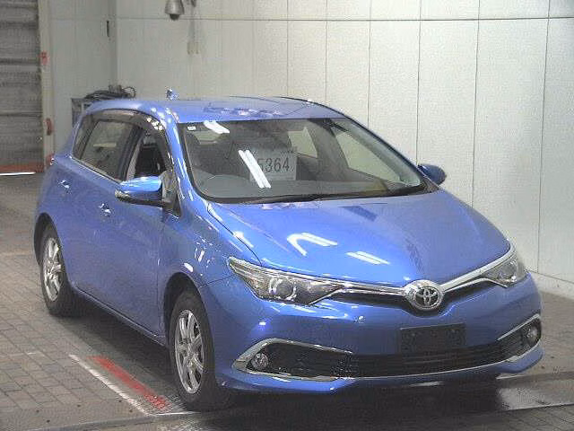 TOYOTA AURIS