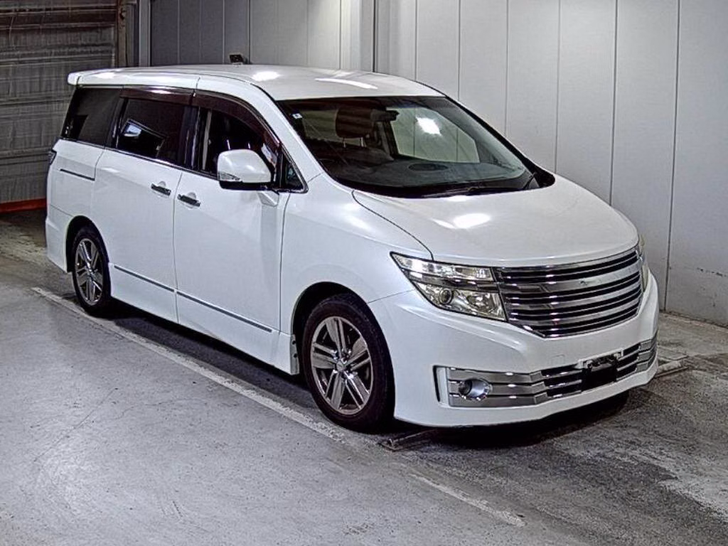NISSAN ELGRAND