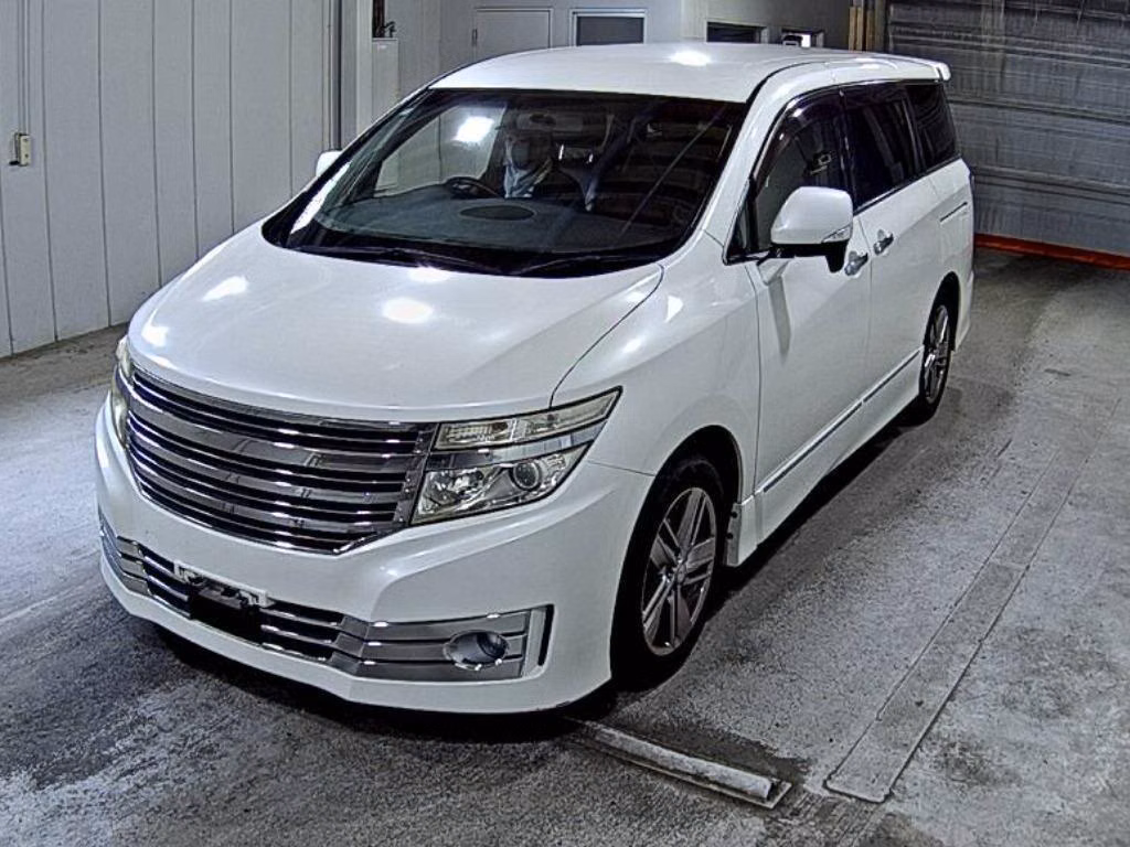 NISSAN ELGRAND