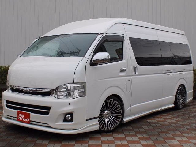 TOYOTA HIACE