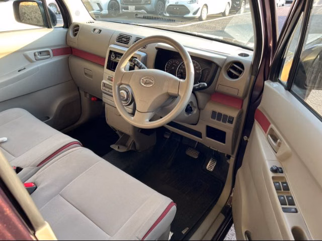 DAIHATSU MOVE CONTE