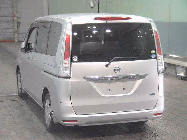 NISSAN SERENA