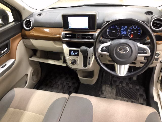 DAIHATSU CAST