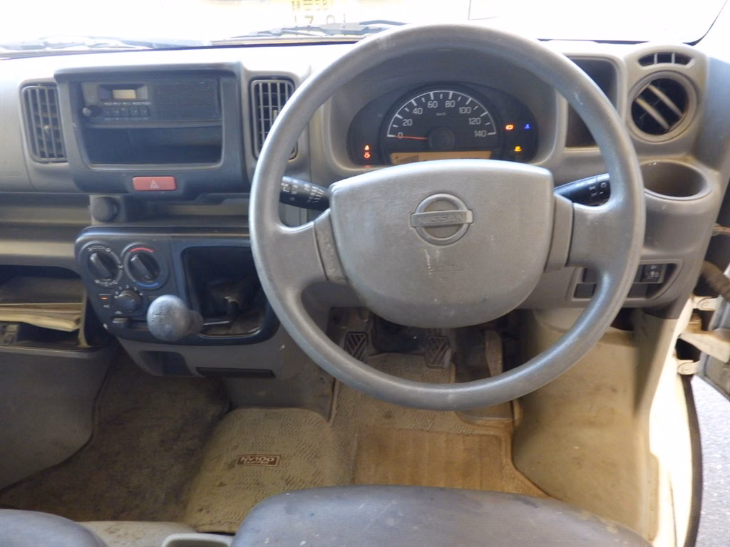 NISSAN NV100 CLIPPER