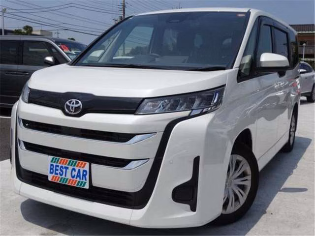 TOYOTA NOAH