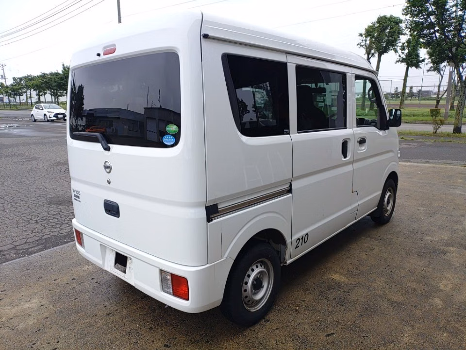 NISSAN NV100 CLIPPER
