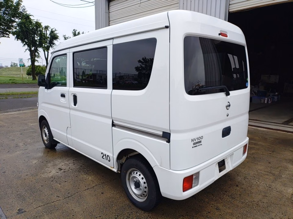 NISSAN NV100 CLIPPER