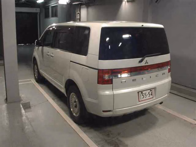 MITSUBISHI DELICA D:5