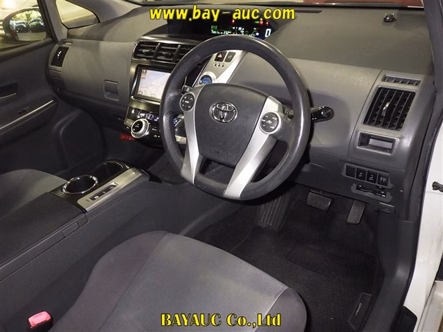 TOYOTA PRIUS ALPHA