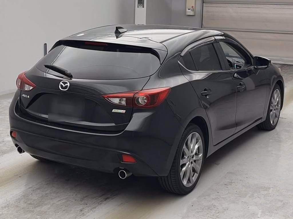 MAZDA AXELA