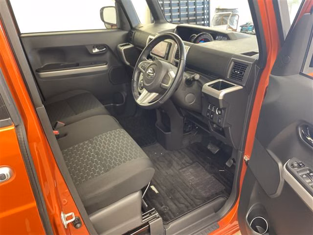 DAIHATSU WAKE