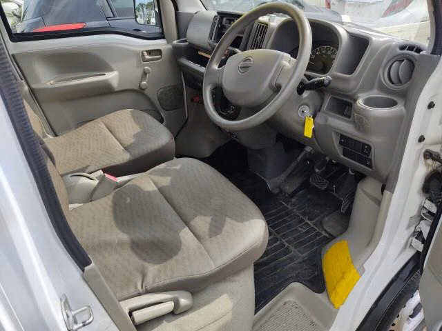 NISSAN NV100 CLIPPER