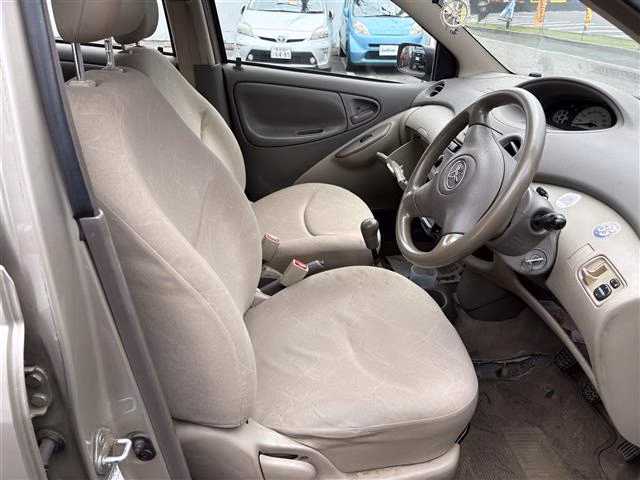 TOYOTA PLATZ