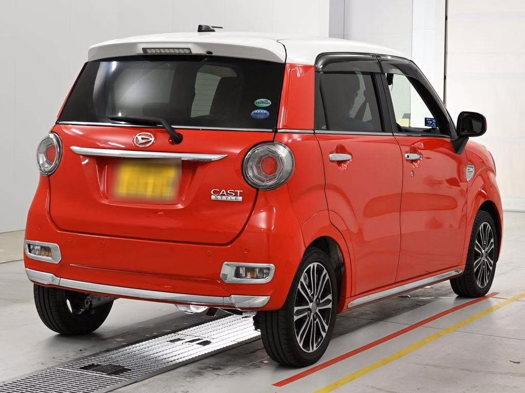 DAIHATSU CAST