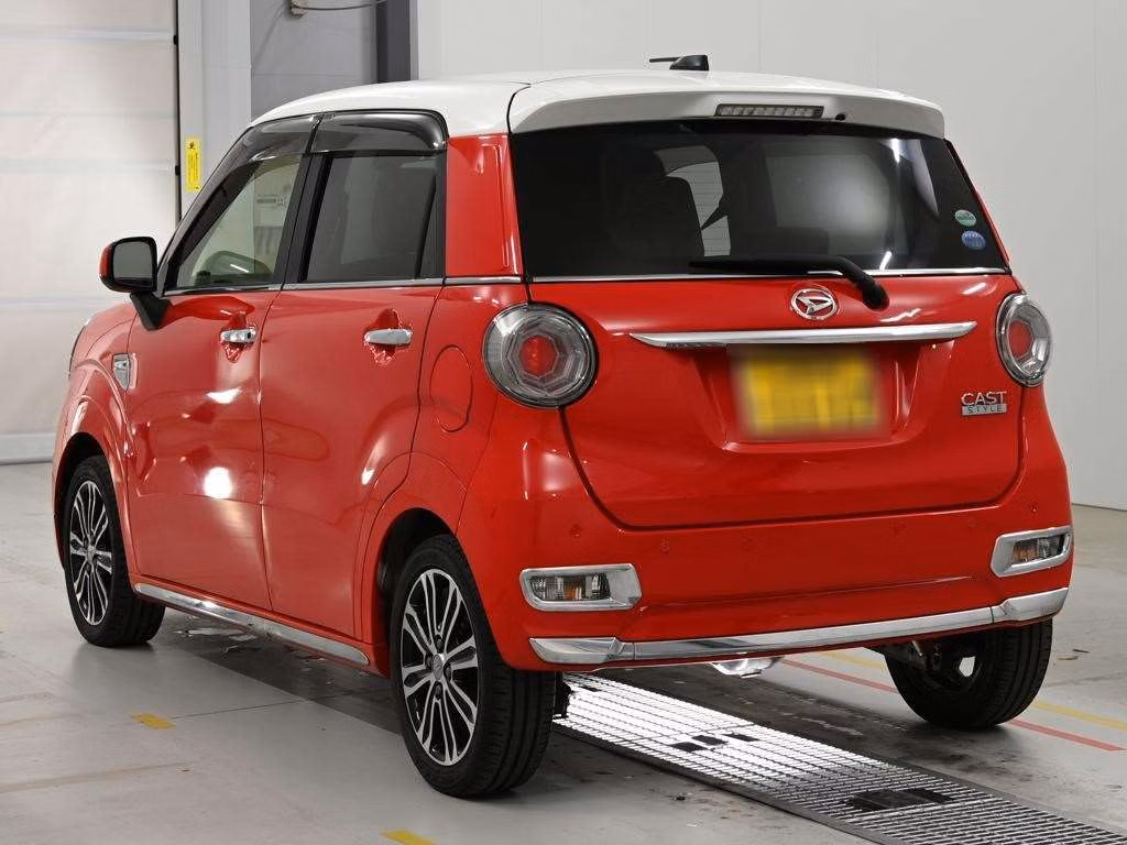 DAIHATSU CAST
