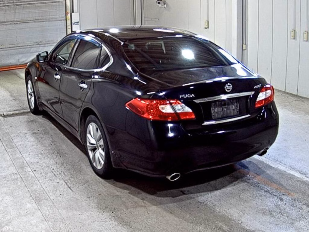 NISSAN FUGA