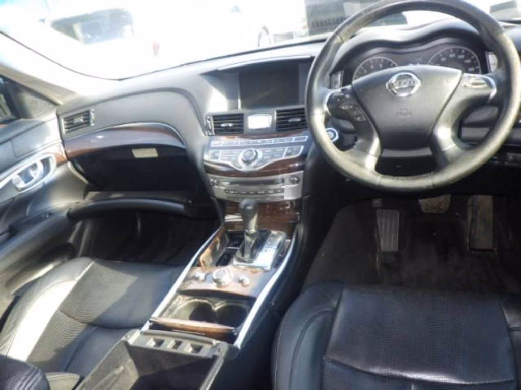 NISSAN FUGA