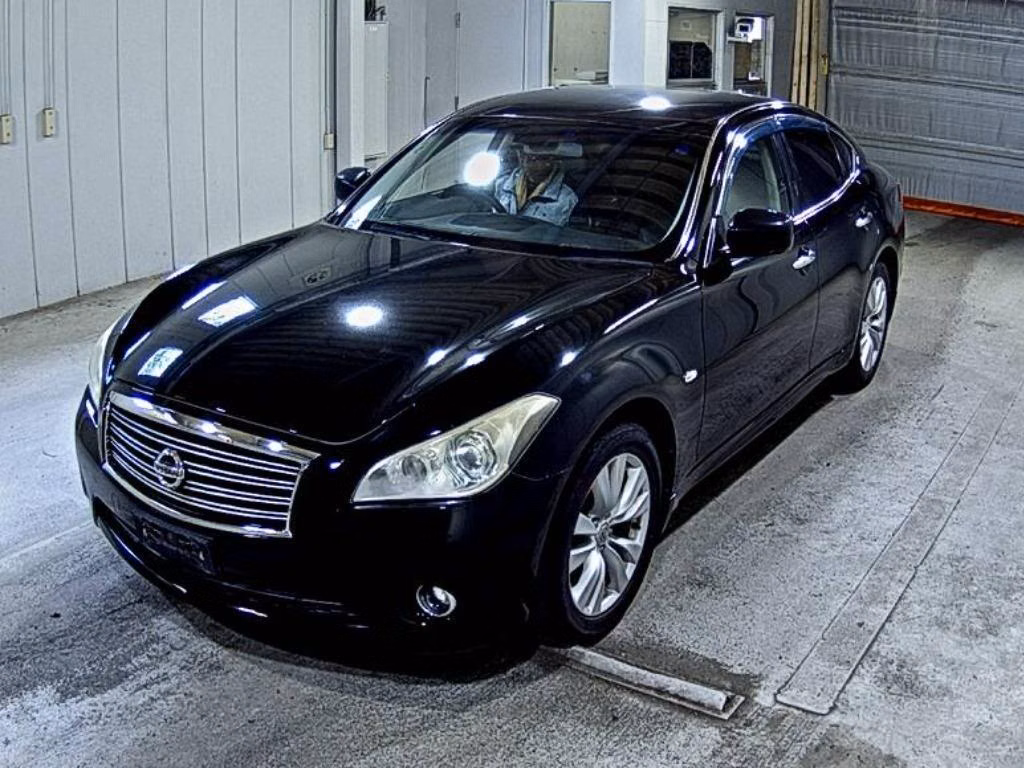 NISSAN FUGA
