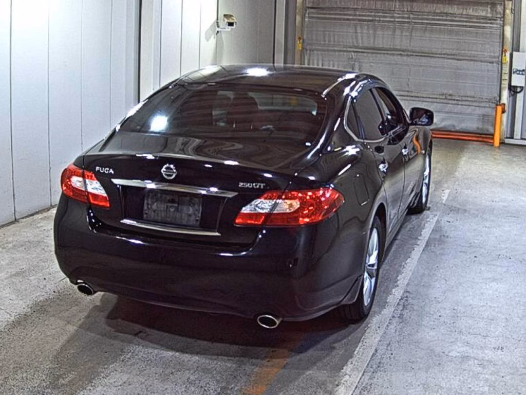NISSAN FUGA