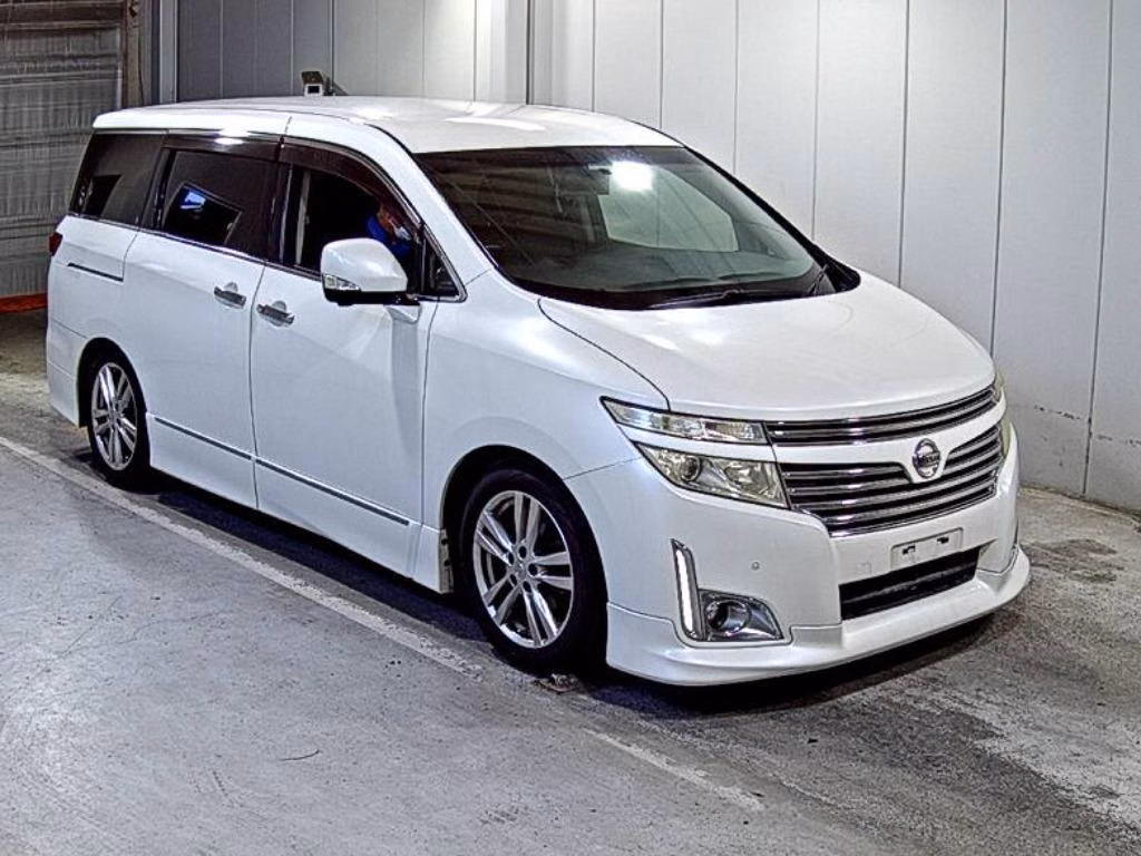 NISSAN ELGRAND