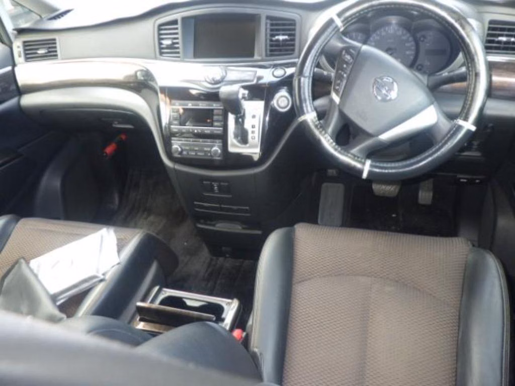NISSAN ELGRAND