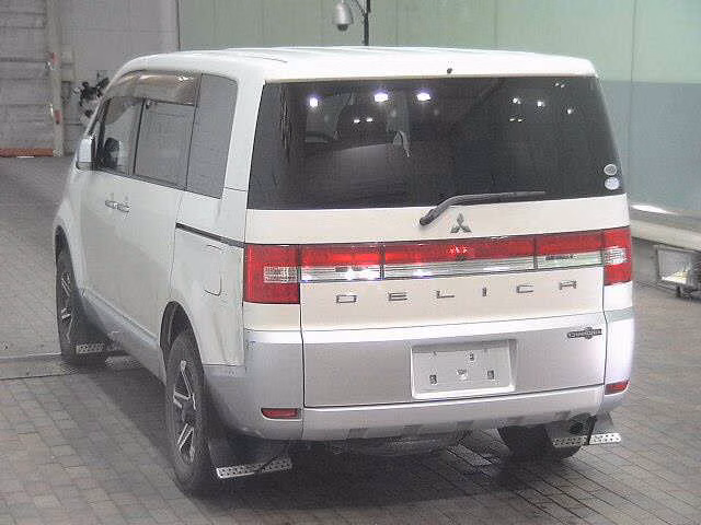 MITSUBISHI DELICA D:5