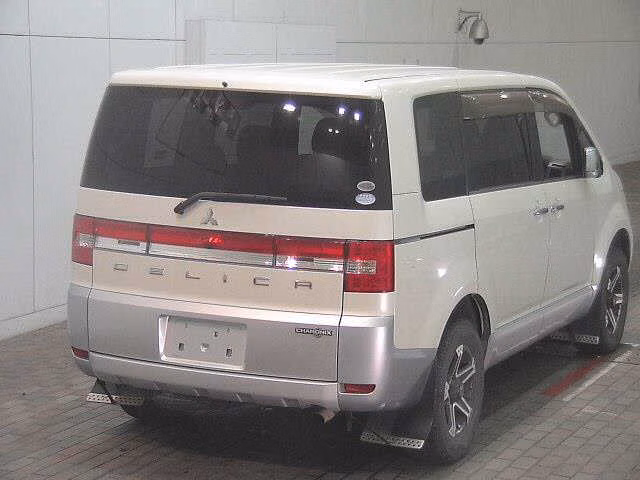 MITSUBISHI DELICA D:5