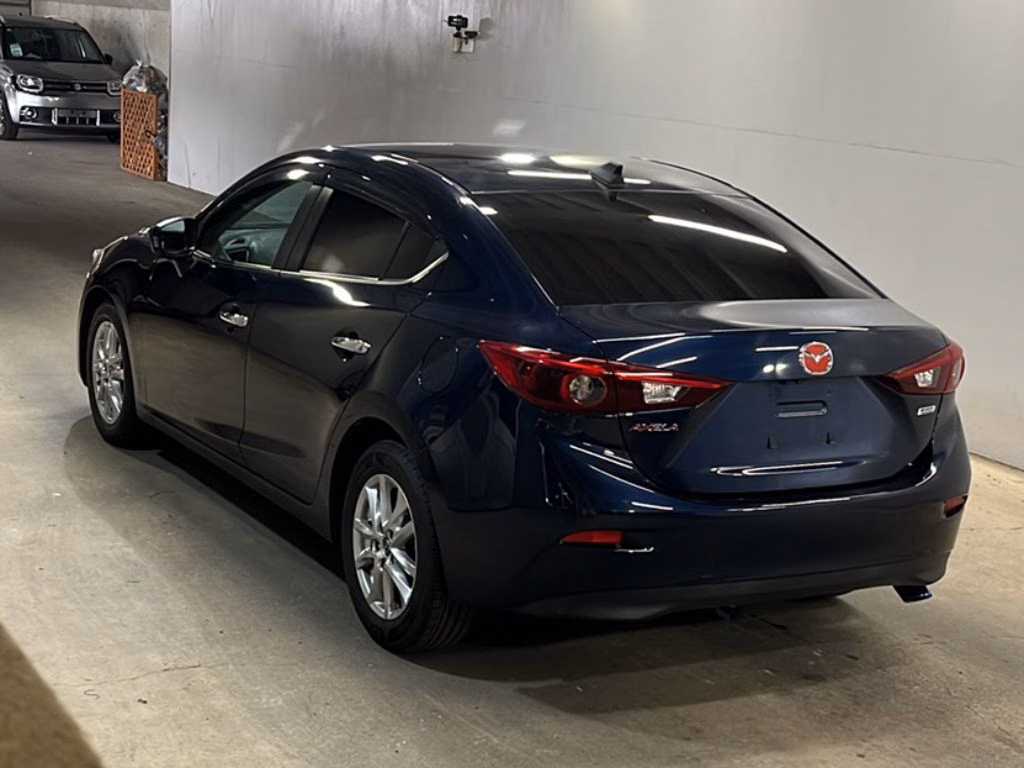 MAZDA AXELA