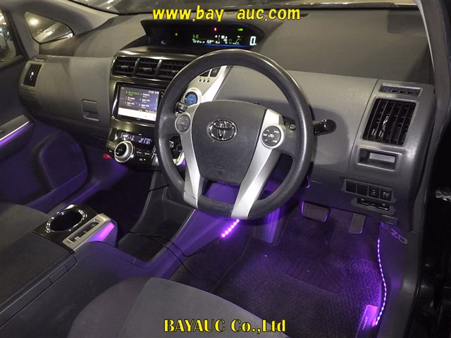 TOYOTA PRIUS ALPHA