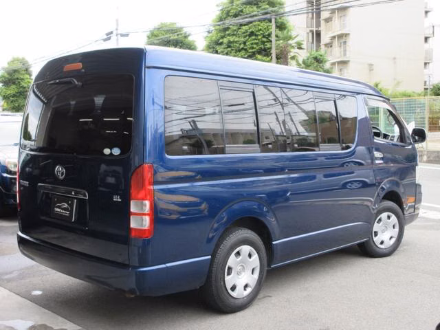 TOYOTA HIACE