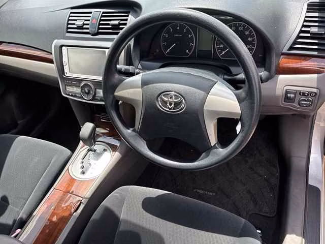 TOYOTA PREMIO