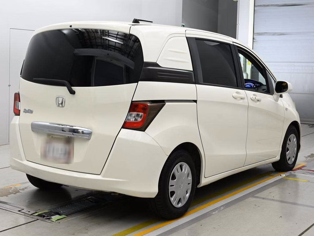 HONDA FREED SPIKE