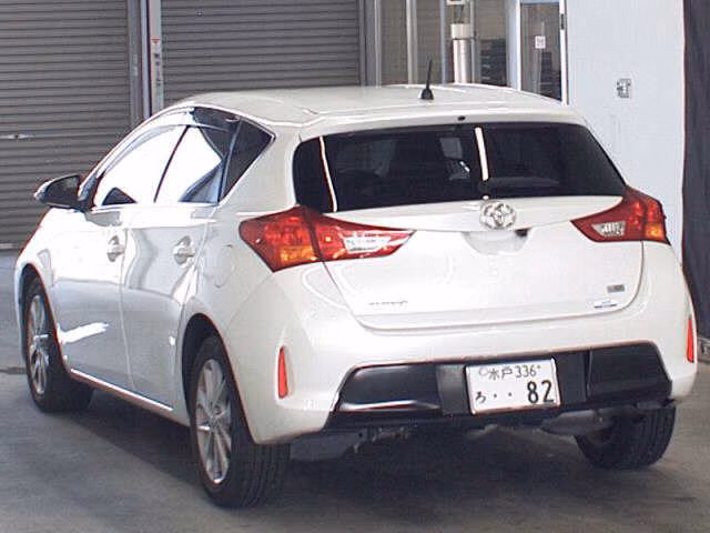 TOYOTA AURIS
