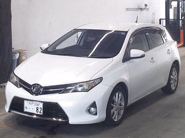 TOYOTA AURIS