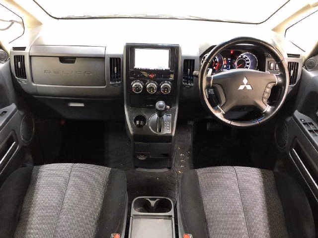 MITSUBISHI DELICA D:5