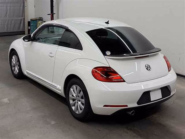 VOLKSWAGEN BEETLE