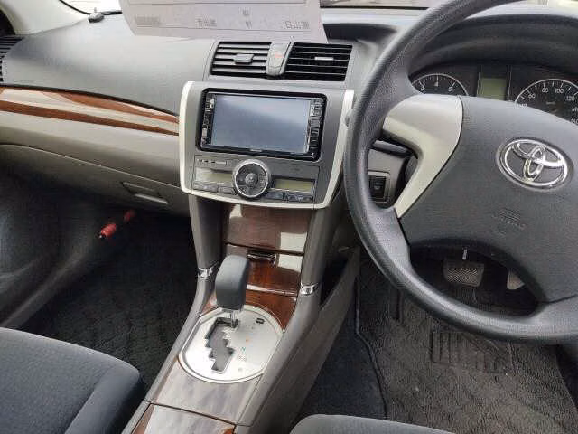 TOYOTA PREMIO