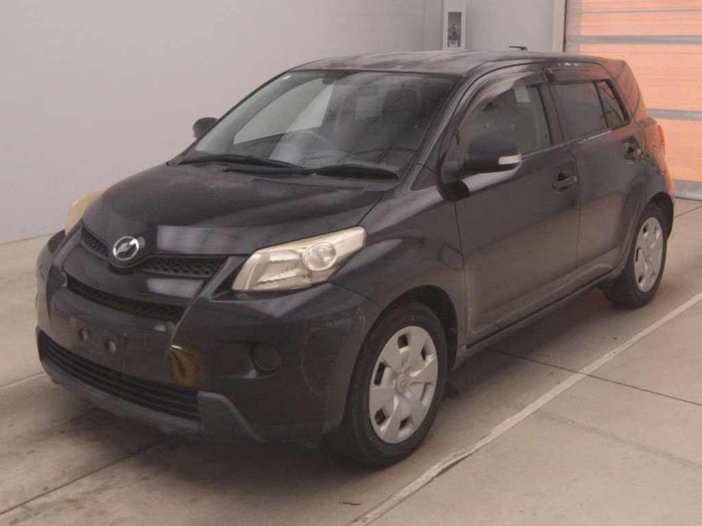 TOYOTA IST