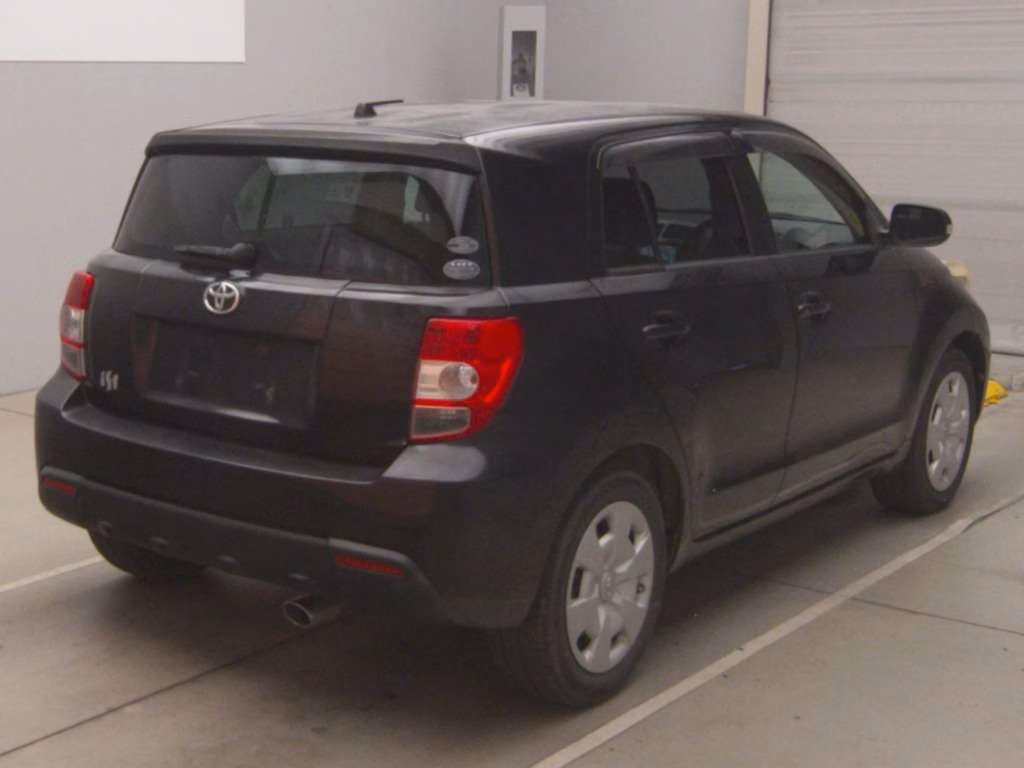 TOYOTA IST