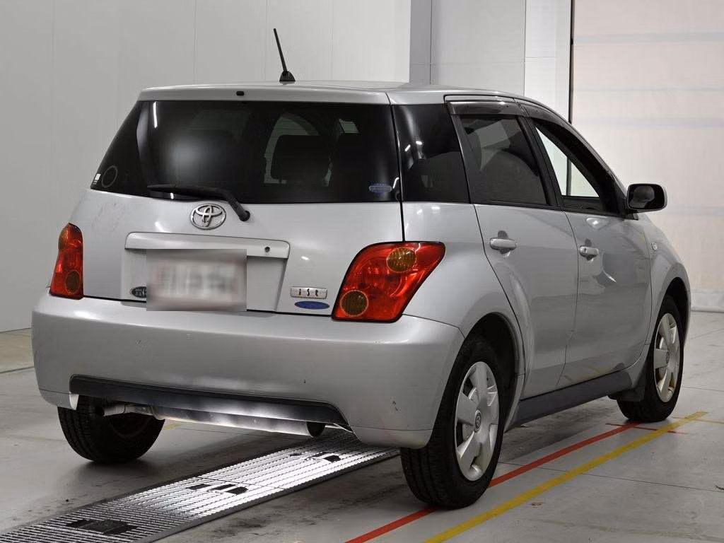 TOYOTA IST
